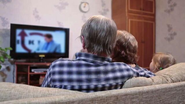 В Серпухове пенсионеры отдали 12 миллионов рублей экстрасенсу из телевизора за снятие порчи Новости Серпухова 