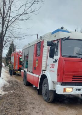 11 спасателей ликвидировали пожар в деревне Петрухино г.о.Серпухов Новости Серпухова 